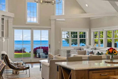 $5,775,000 | 8100 North Beach Drive, Fox Point, WI 53217