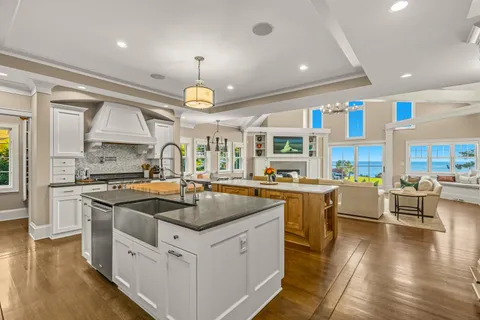 $5,775,000 | 8100 North Beach Drive, Fox Point, WI 53217