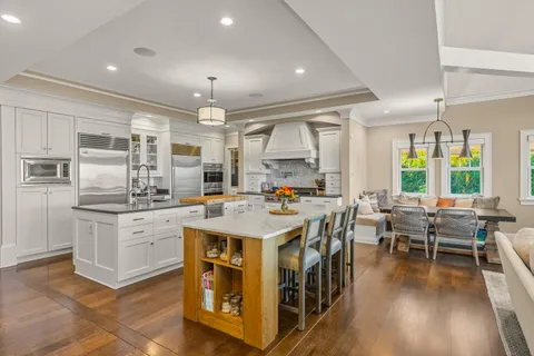 $5,775,000 | 8100 North Beach Drive, Fox Point, WI 53217