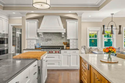 $5,775,000 | 8100 North Beach Drive, Fox Point, WI 53217