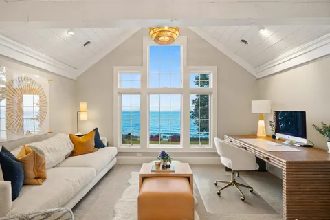 $5,775,000 | 8100 North Beach Drive, Fox Point, WI 53217