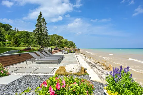$5,775,000 | 8100 North Beach Drive, Fox Point, WI 53217