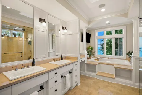 $5,775,000 | 8100 North Beach Drive, Fox Point, WI 53217