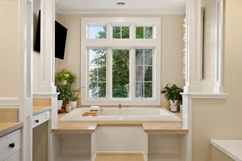 $5,775,000 | 8100 North Beach Drive, Fox Point, WI 53217