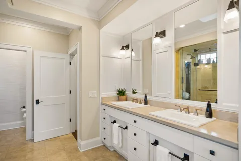 $5,775,000 | 8100 North Beach Drive, Fox Point, WI 53217