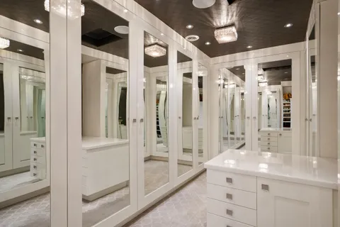 $5,775,000 | 8100 North Beach Drive, Fox Point, WI 53217