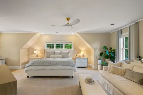 $5,775,000 | 8100 North Beach Drive, Fox Point, WI 53217