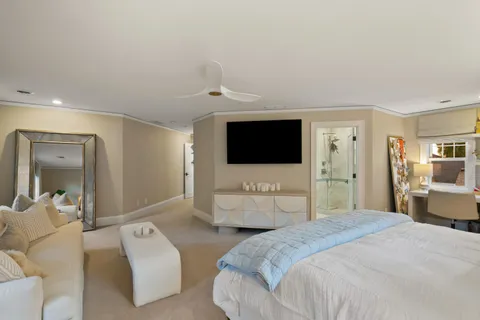 $5,775,000 | 8100 North Beach Drive, Fox Point, WI 53217