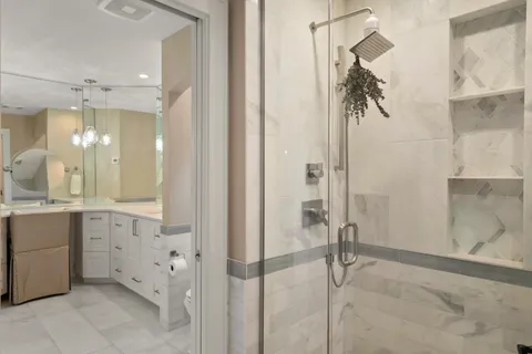 $5,775,000 | 8100 North Beach Drive, Fox Point, WI 53217