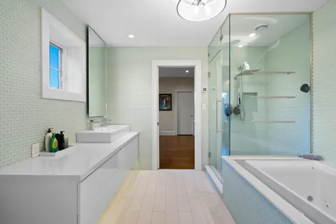 $5,775,000 | 8100 North Beach Drive, Fox Point, WI 53217