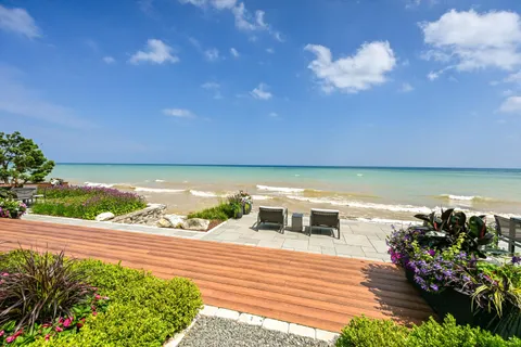 $5,775,000 | 8100 North Beach Drive, Fox Point, WI 53217