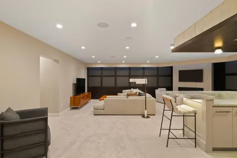 $5,775,000 | 8100 North Beach Drive, Fox Point, WI 53217