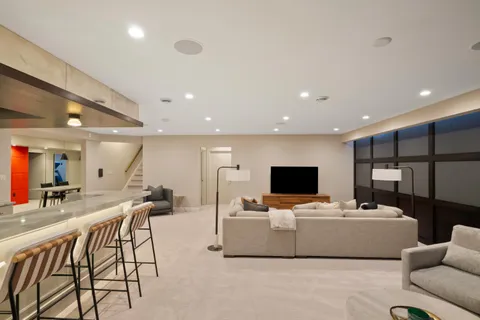 $5,775,000 | 8100 North Beach Drive, Fox Point, WI 53217