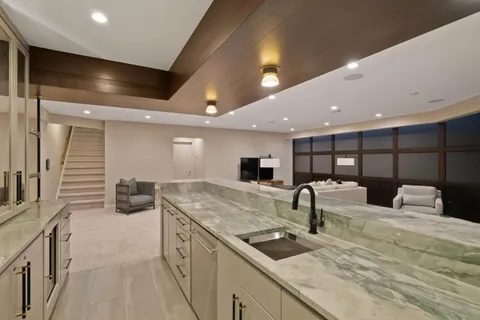 $5,775,000 | 8100 North Beach Drive, Fox Point, WI 53217