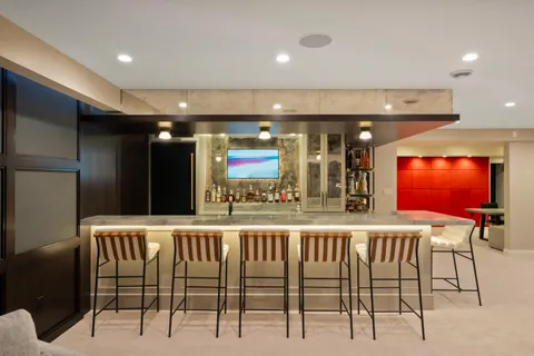 $5,775,000 | 8100 North Beach Drive, Fox Point, WI 53217