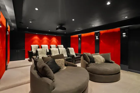 $5,775,000 | 8100 North Beach Drive, Fox Point, WI 53217