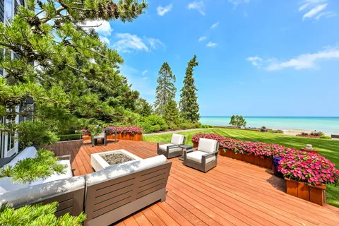 $5,775,000 | 8100 North Beach Drive, Fox Point, WI 53217
