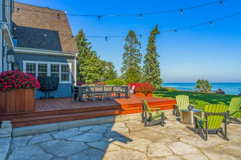 $5,775,000 | 8100 North Beach Drive, Fox Point, WI 53217