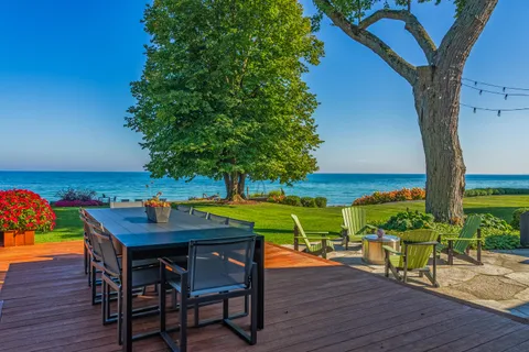 $5,775,000 | 8100 North Beach Drive, Fox Point, WI 53217
