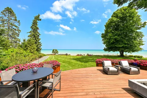 $5,775,000 | 8100 North Beach Drive, Fox Point, WI 53217
