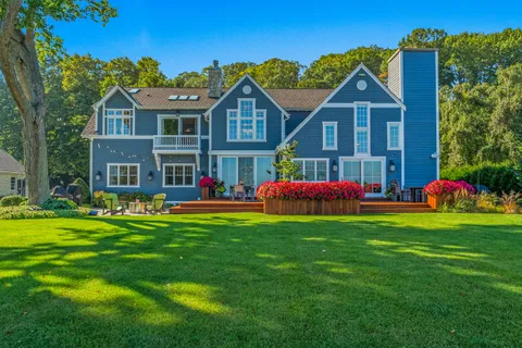 $5,775,000 | 8100 North Beach Drive, Fox Point, WI 53217
