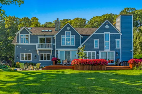 $5,775,000 | 8100 North Beach Drive, Fox Point, WI 53217
