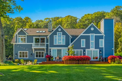 $5,775,000 | 8100 North Beach Drive, Fox Point, WI 53217
