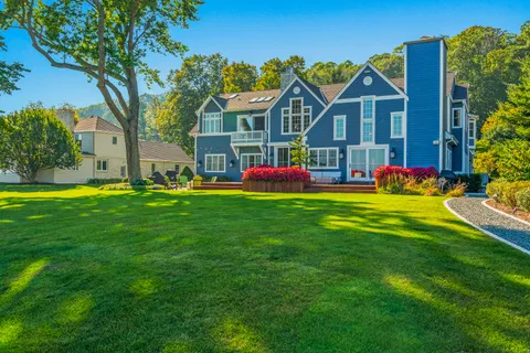 $5,775,000 | 8100 North Beach Drive, Fox Point, WI 53217