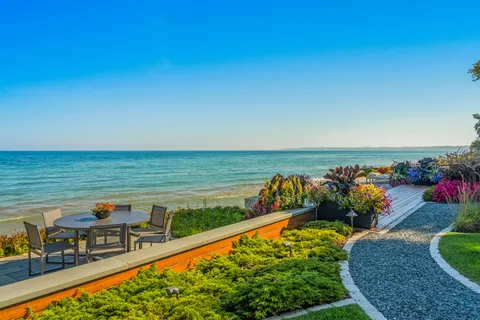 $5,775,000 | 8100 North Beach Drive, Fox Point, WI 53217