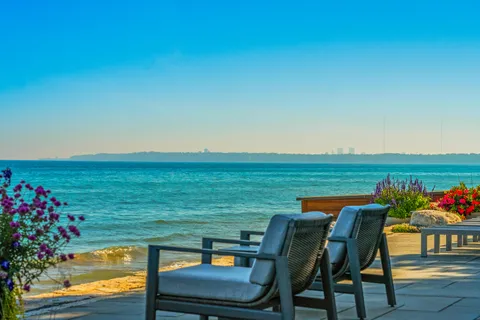 $5,775,000 | 8100 North Beach Drive, Fox Point, WI 53217