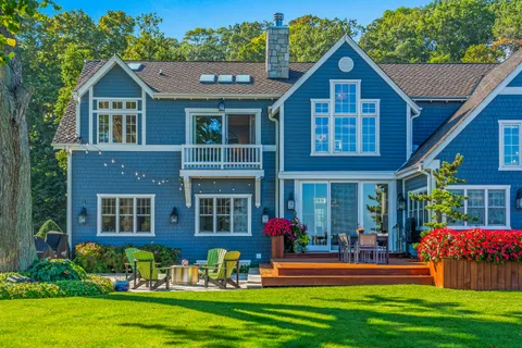 $5,775,000 | 8100 North Beach Drive, Fox Point, WI 53217