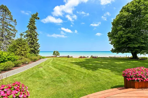 $5,775,000 | 8100 North Beach Drive, Fox Point, WI 53217
