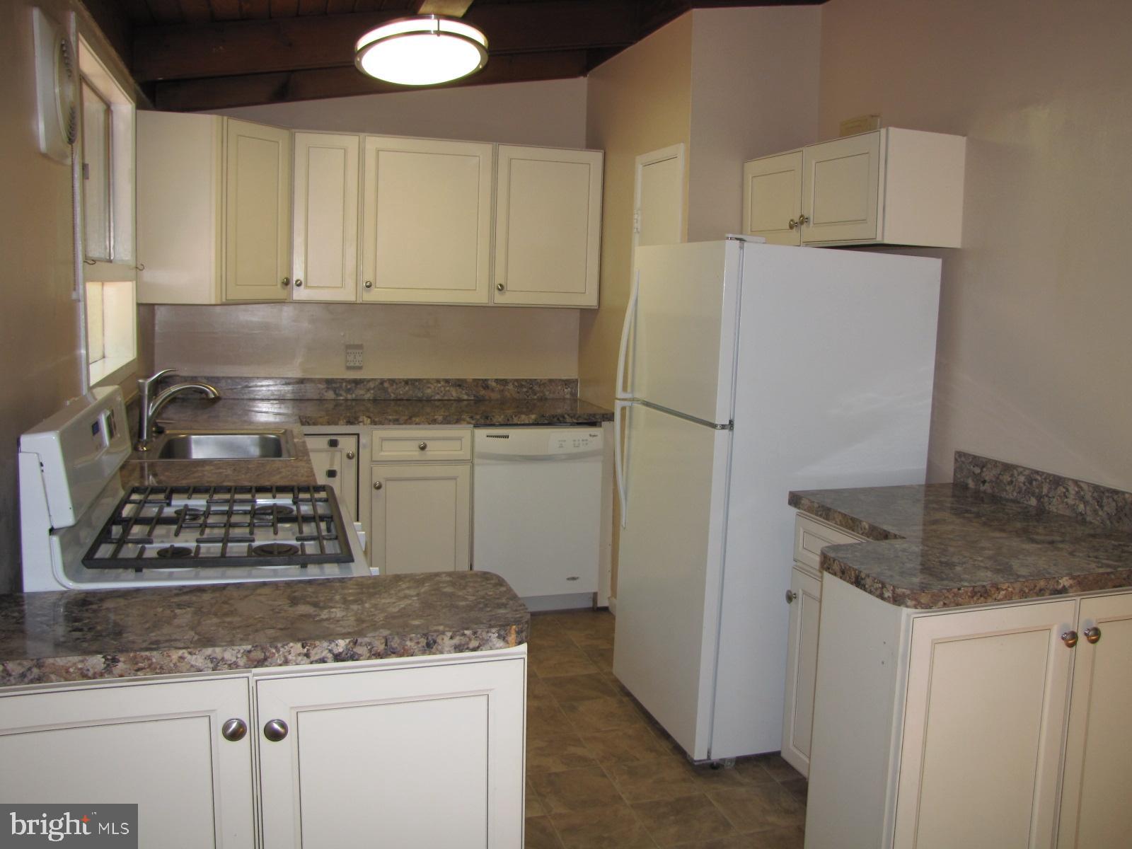 2901 Pine Spring Road Falls Church, VA 22042 - Photo 10 of 24