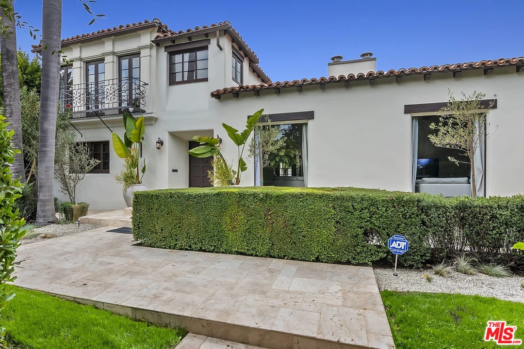 801 South Muirfield Road Los Angeles, CA 90005 - Photo 3 of 36 Gallery Image 3