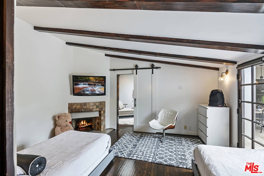 801 South Muirfield Road Los Angeles, CA 90005 - Photo 24 of 36 Gallery Image 24