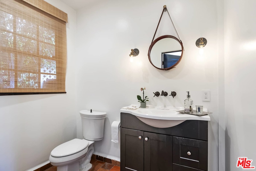 801 South Muirfield Road Los Angeles, CA 90005 - Photo 26 of 36 Gallery Image 26