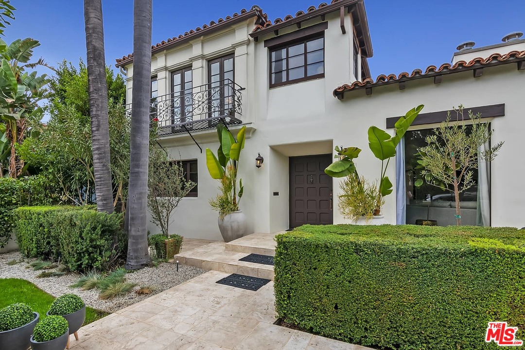 801 South Muirfield Road Los Angeles, CA 90005 - Photo 4 of 36 Gallery Image 4
