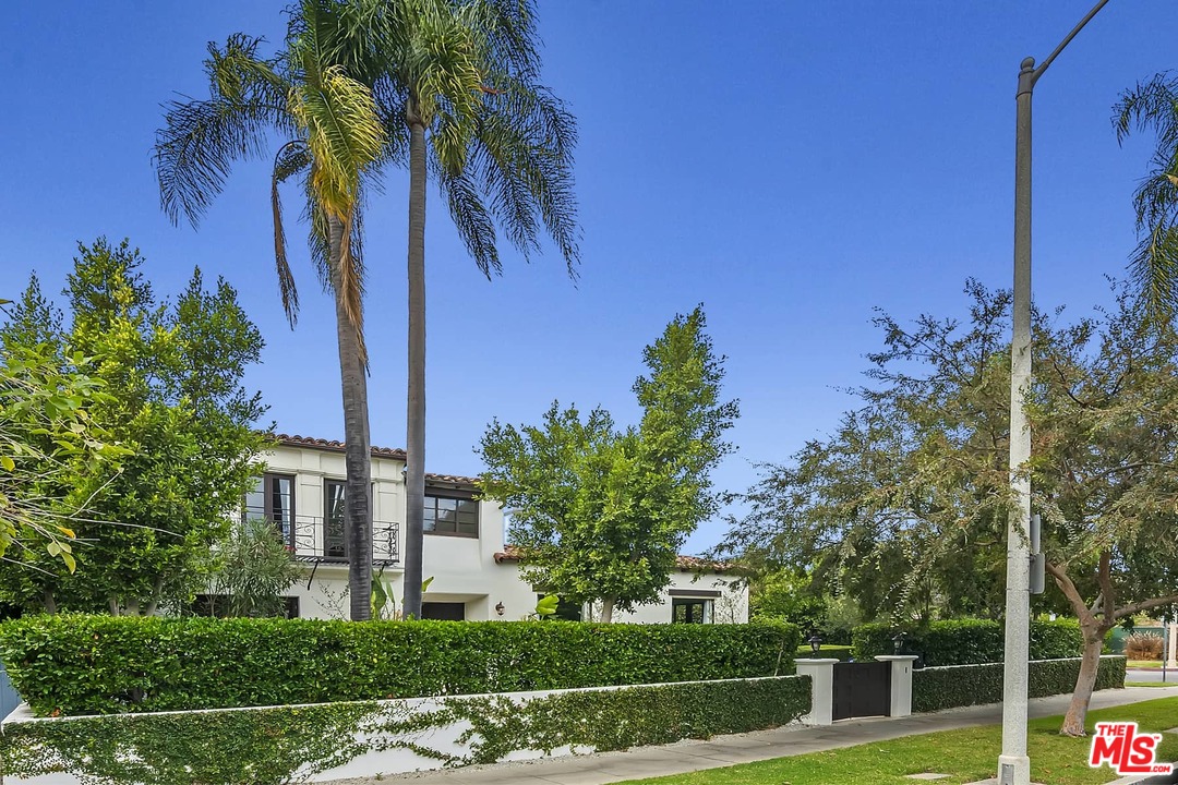 801 South Muirfield Road Los Angeles, CA 90005 - Photo 35 of 36 Gallery Image 35