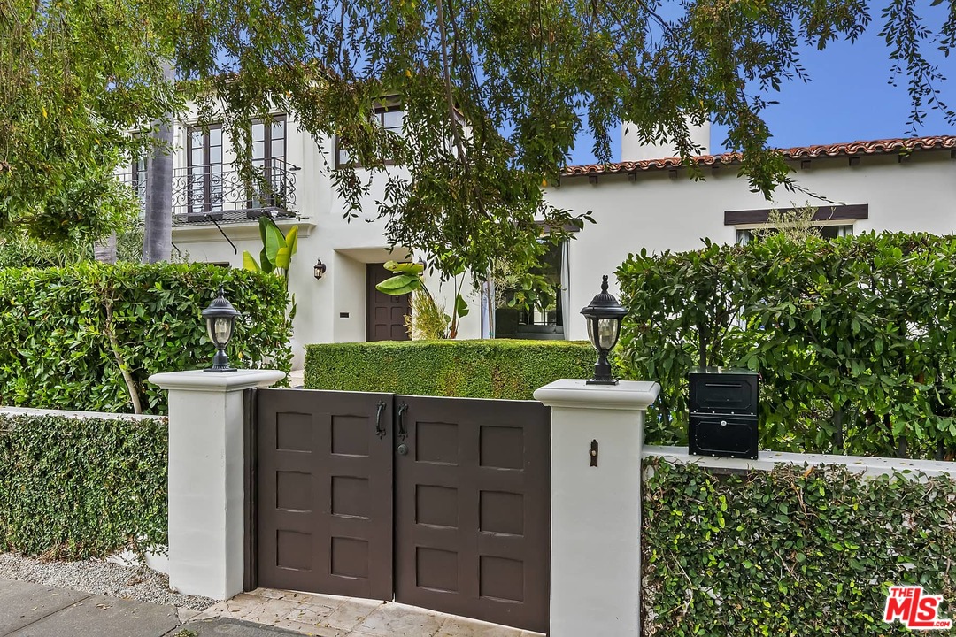 801 South Muirfield Road Los Angeles, CA 90005 - Photo 5 of 36 Gallery Image 5