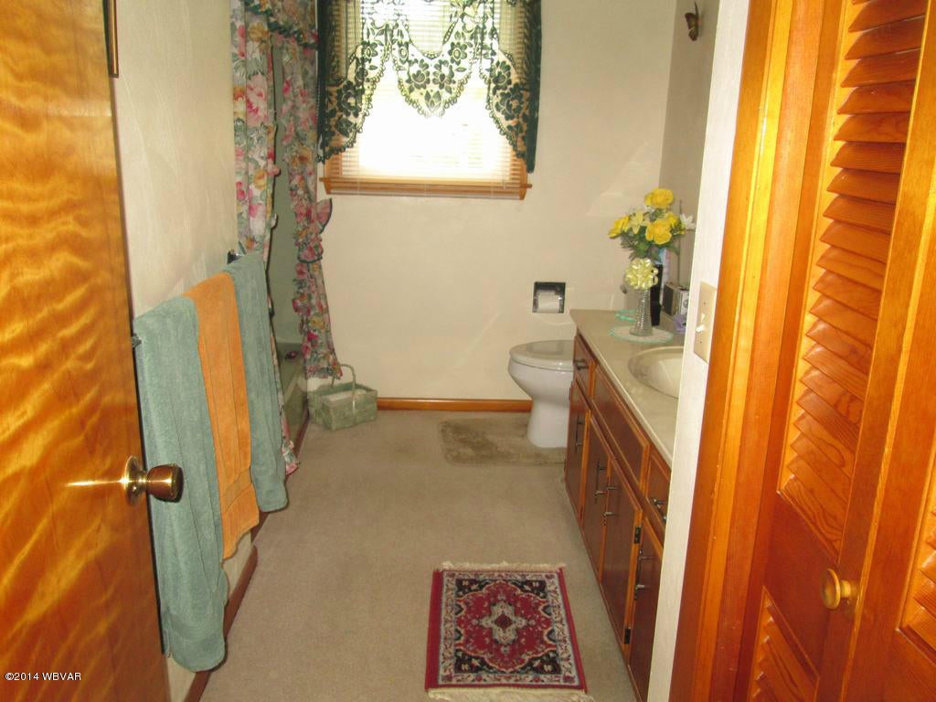 853 River Road Jersey Shore, PA 17740 - Photo 4 of 17 Bath