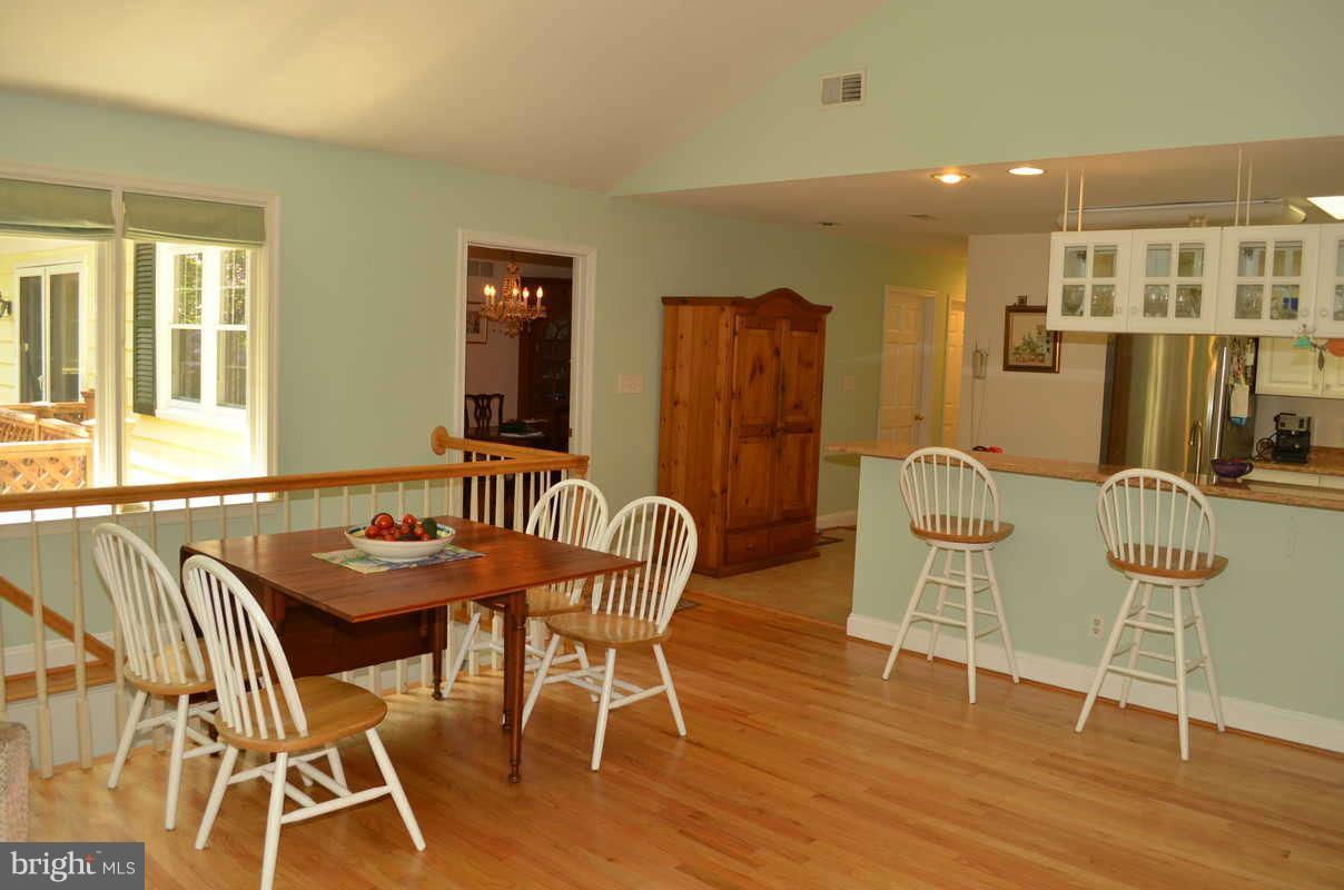 507 Epping Forest Road Annapolis, MD 21401 - Photo 7 of 30 Breakfast area in family room