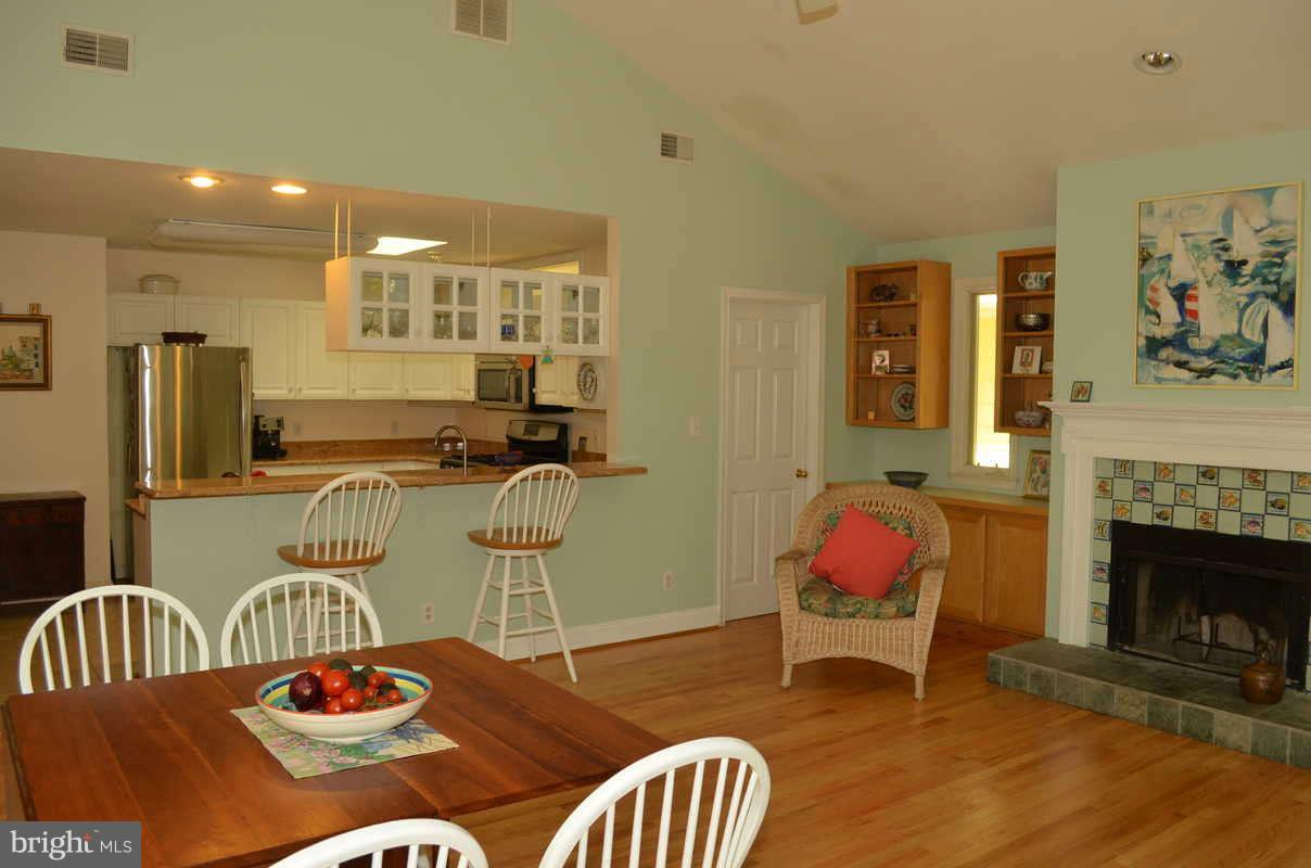507 Epping Forest Road Annapolis, MD 21401 - Photo 8 of 30 Family room off of updated kitchen