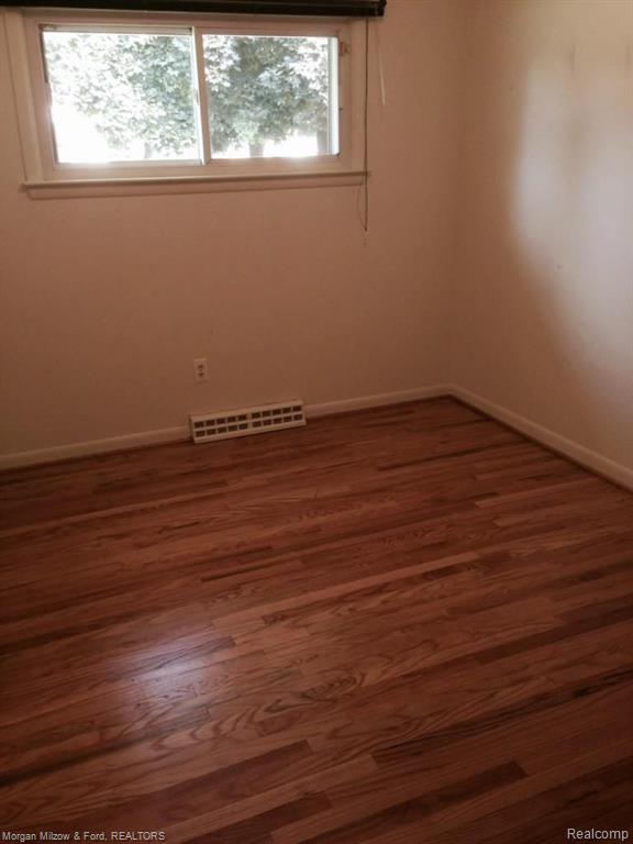 6235 Waldon Road Clarkston, MI 48346 - Photo 12 of 19 Gallery Image 12