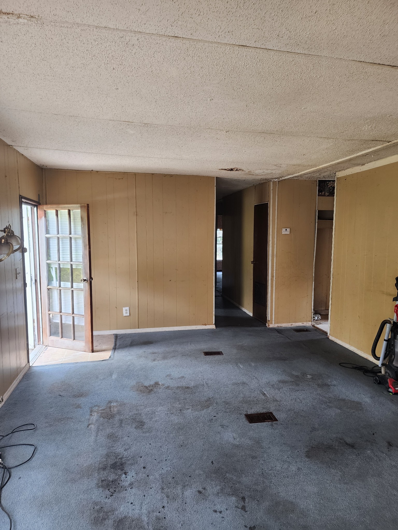 75 Dedman Street Lebanon, TN 37087 - Photo 7 of 8 a view of an empty room with a window