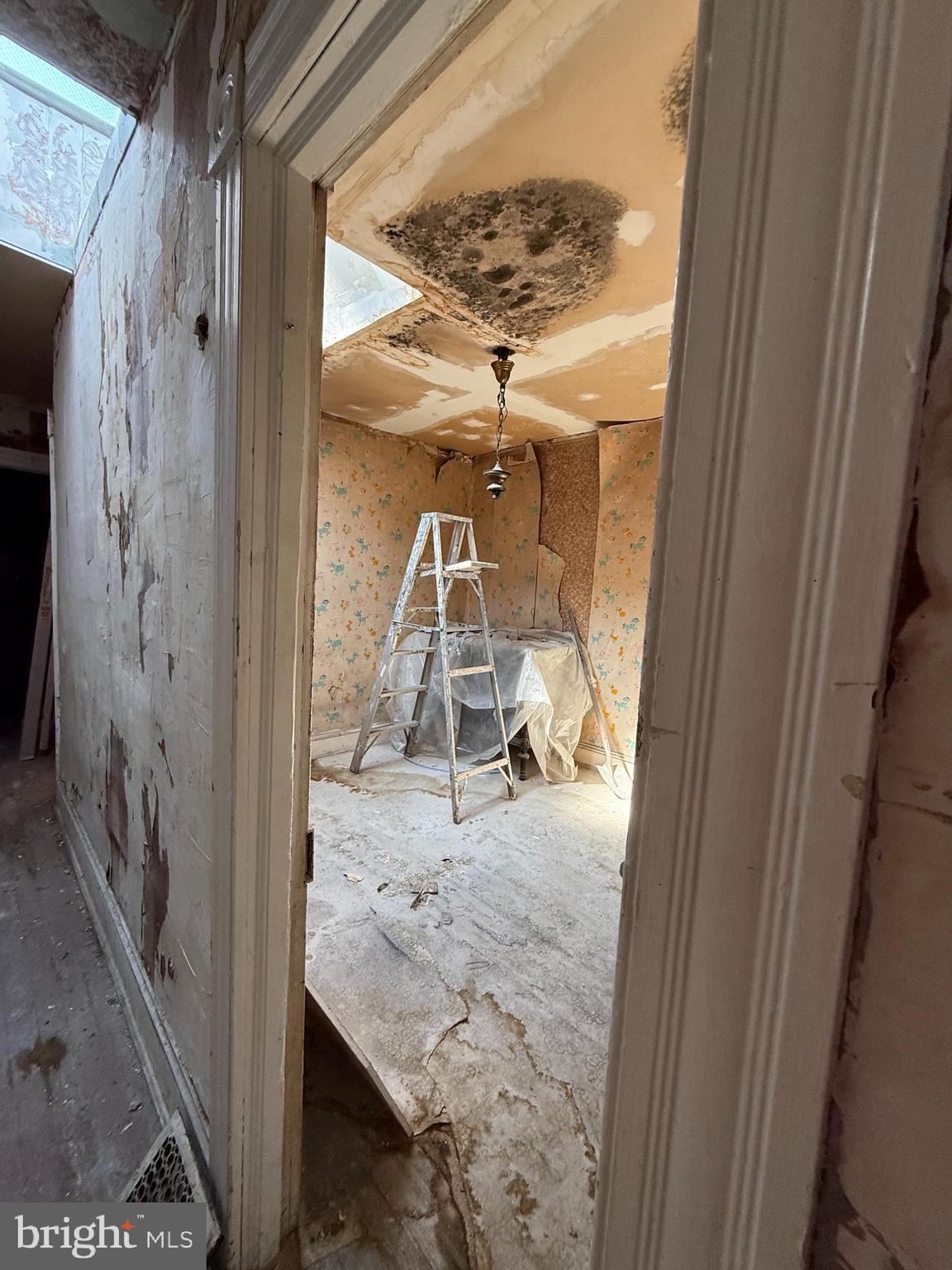 4919 Eastern Avenue Baltimore, MD 21224 - Photo 13 of 17 a view of living room