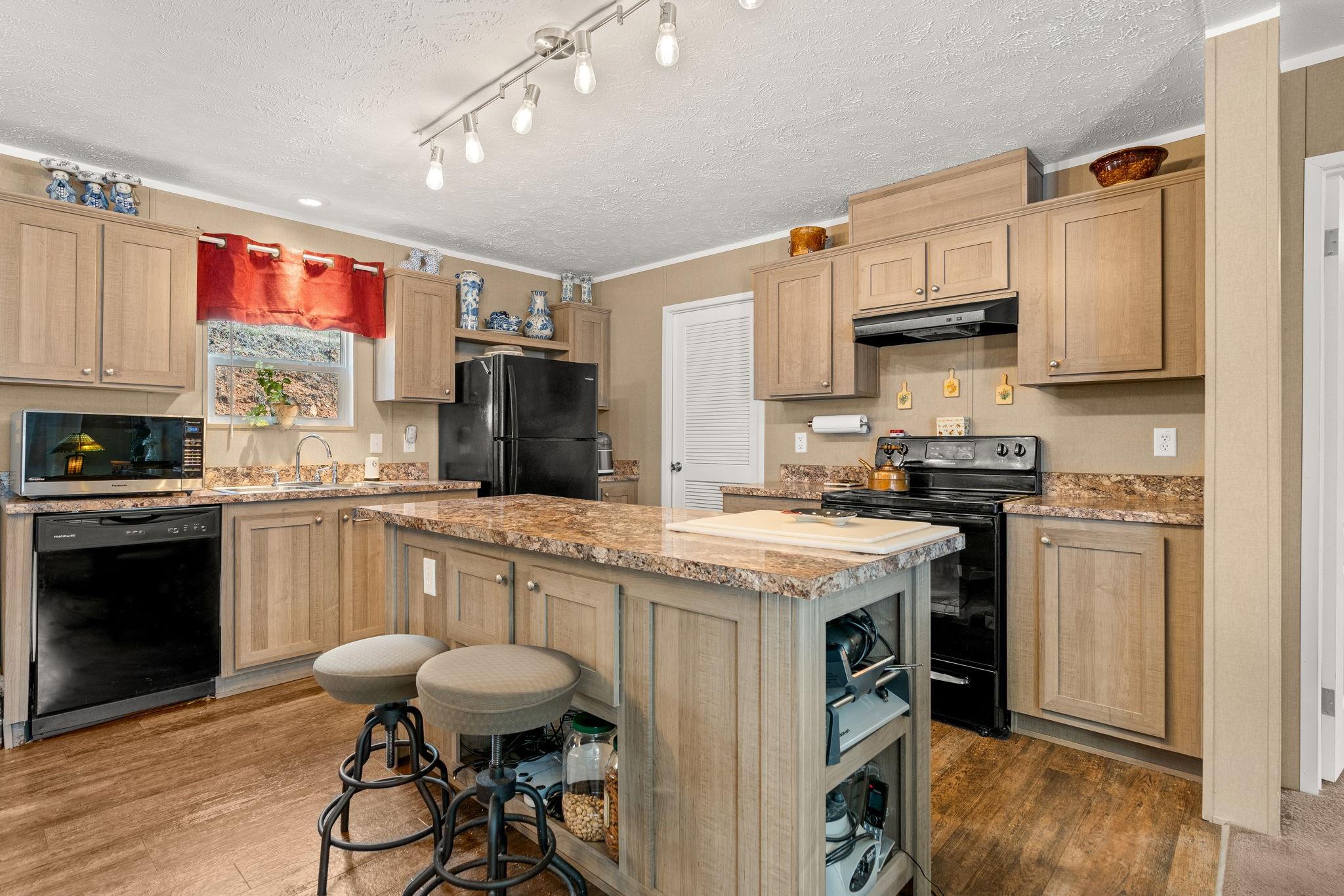 46 Mink Farm Road Leicester, NC 28748 - Photo 13 of 37 Gallery Image 13