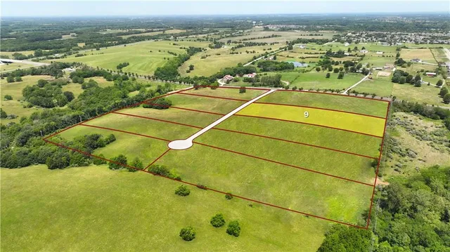 $375,000 | 10787 North Ewing Avenue, Kansas City, MO 64156