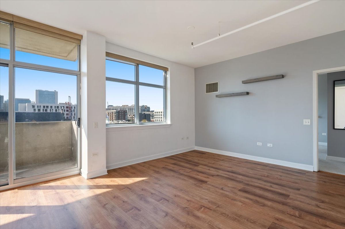511 West Division Street, Unit 607 Chicago, IL 60610 - Photo 11 of 23