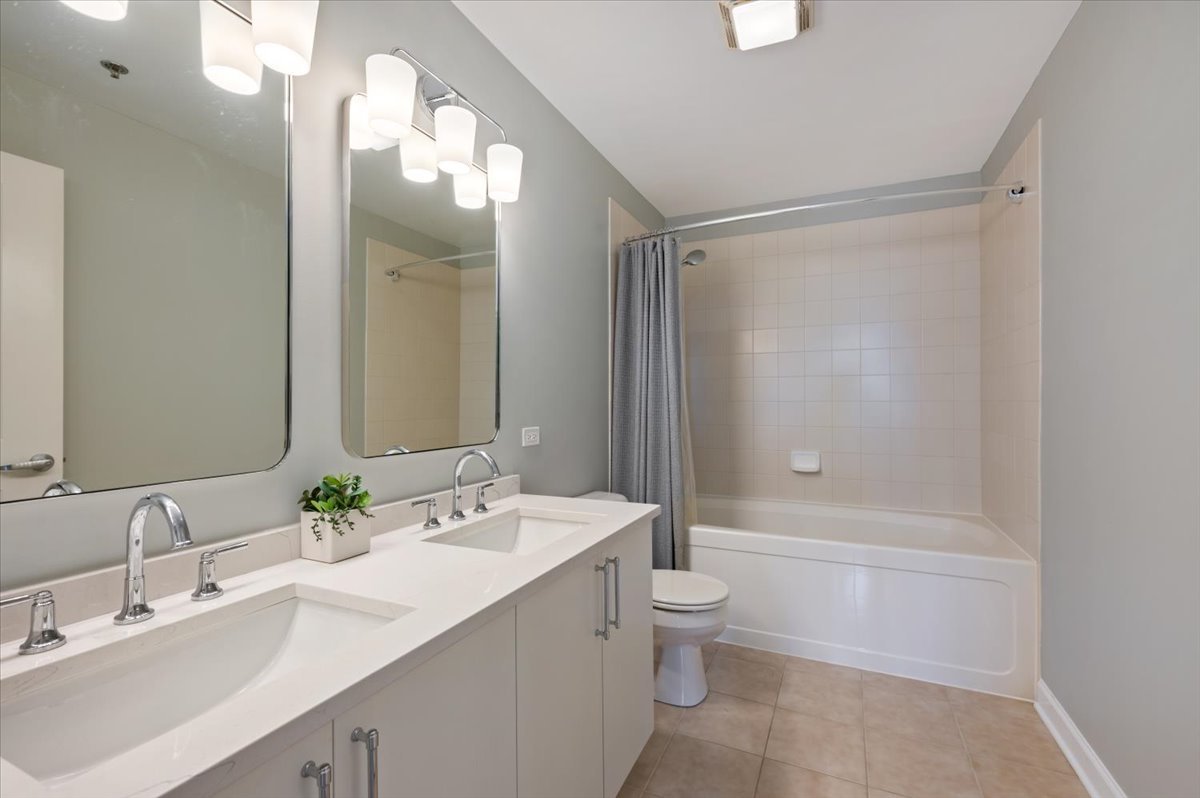 511 West Division Street, Unit 607 Chicago, IL 60610 - Photo 17 of 23