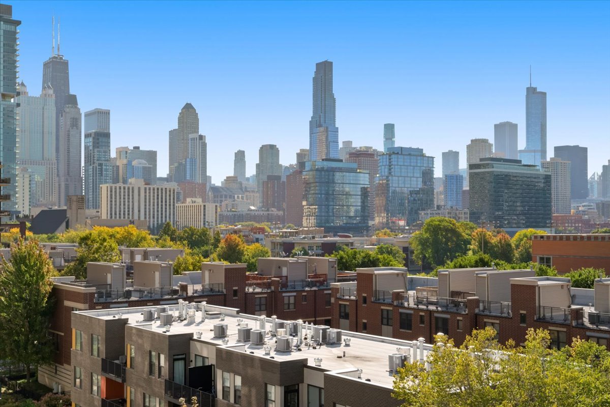 511 West Division Street, Unit 607 Chicago, IL 60610 - Photo 22 of 23